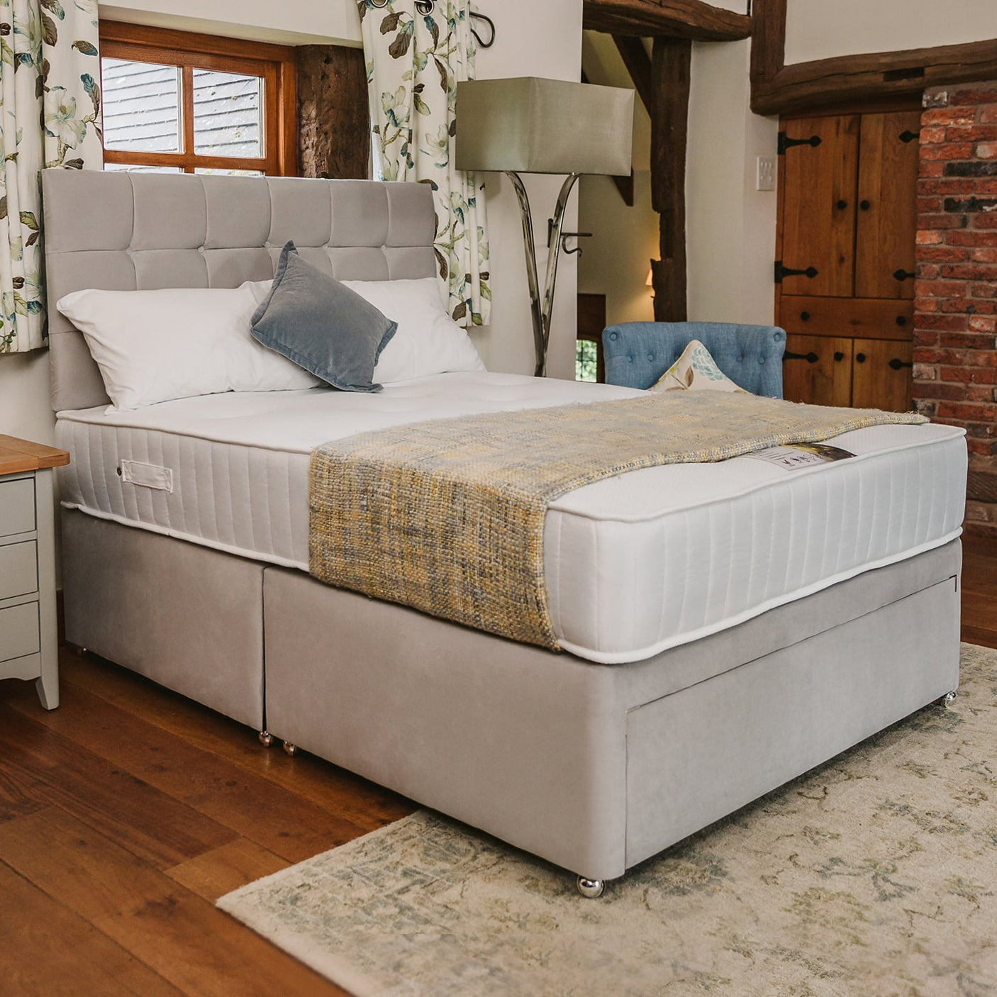 Anniversary 1000 Pocket Sprung Luxury Hotel Divan Bed Set