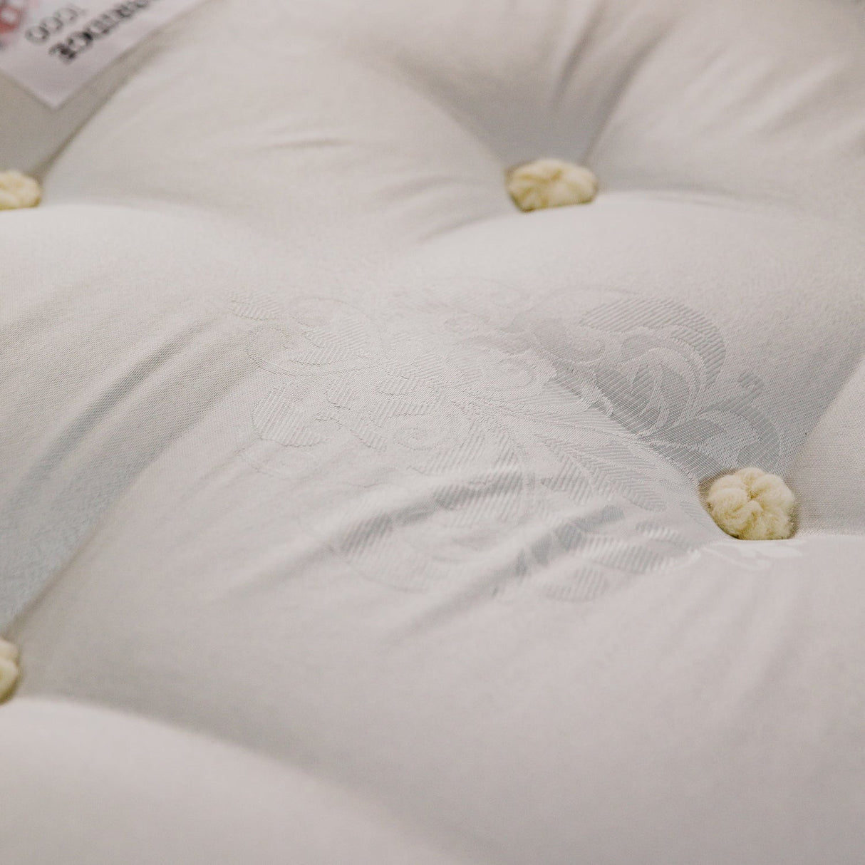 Knightsbridge Deluxe 1000 Pocket Sprung Hotel Divan Bed Set